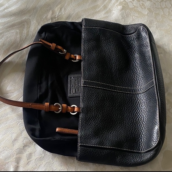 Vintage Coach Tote in pebbled leather - Picture 4 of 11